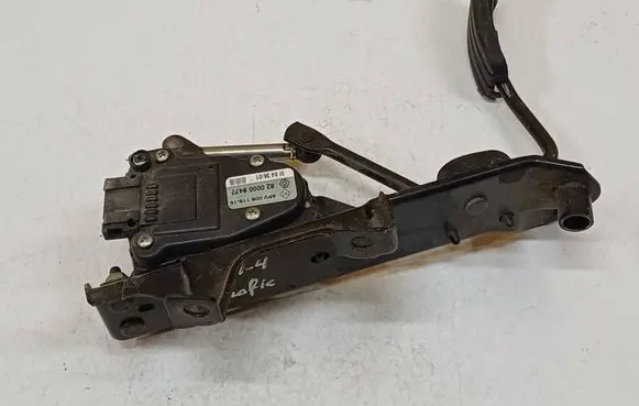 Renault Trafic II (X83) Accelerator throttle pedal 8200008477