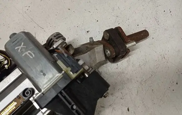 Jaguar XF Steering wheel axle 23499778 005F3E0101 83141002883404