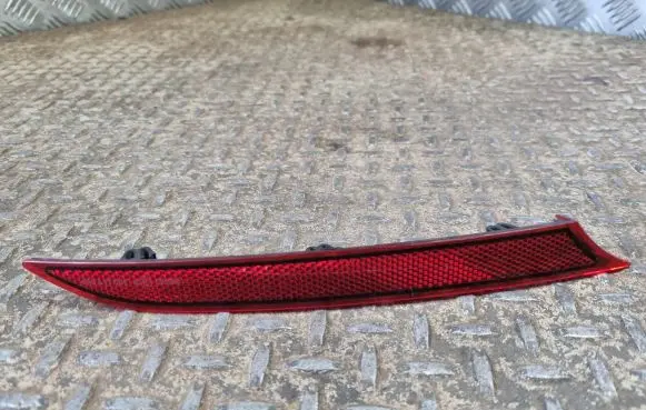 BMW 3 G20 G21 Rear tail light reflector 8074229