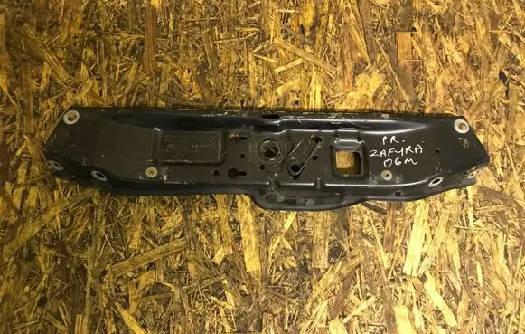 Opel Zafira B Top upper radiator support slam panel 13158750