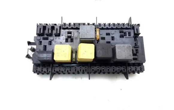 Mercedes-Benz B W246 W242 Fuse module A2469060093