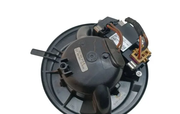Volkswagen PASSAT B6 Heater blower motor/fan resistor 3C0907521 987651G F011500002