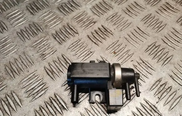 Mercedes-Benz B W245 Turbo solenoid valve 0051535528 A0051535528