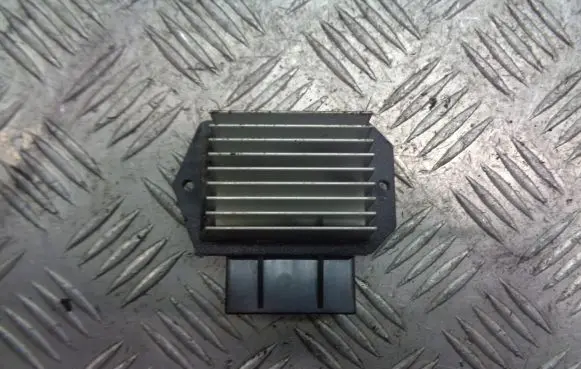 Toyota Corolla E120 E130 Heater blower fan relay 499300-2121