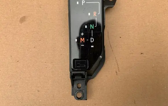 Lexus NX Gear shift selector indicator 