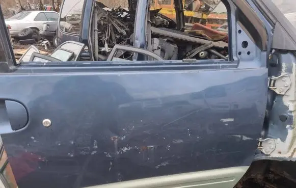Nissan Serena Front door 777490