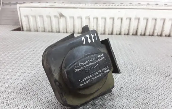 Mercedes-Benz Vito Viano W639 Oil filler cap 