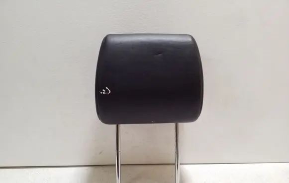 Suzuki Grand Vitara II Front seat headrest 
