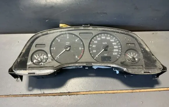 Opel Zafira A Speedometer (instrument cluster) 24419560HT 110080069002