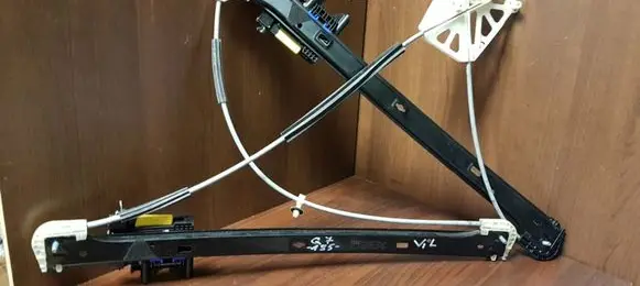 Audi Q7 4M Front window lifting mechanism without motor 4M0837461A
