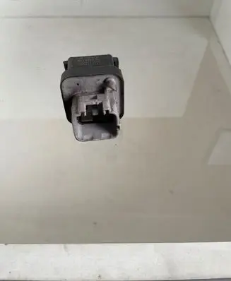 Glow plug pre-heat relay