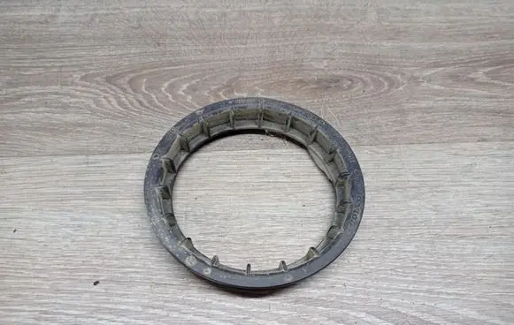 Volvo S60 In tank fuel pump screw locking ring/nut 8649739