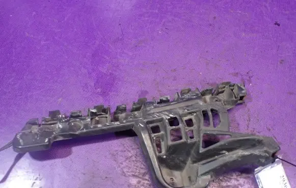 Opel Astra J Front bumper mounting bracket 13368952