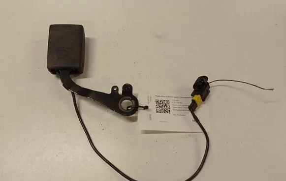 Citroen C4 I Middle seatbelt buckle (rear) 9681543777