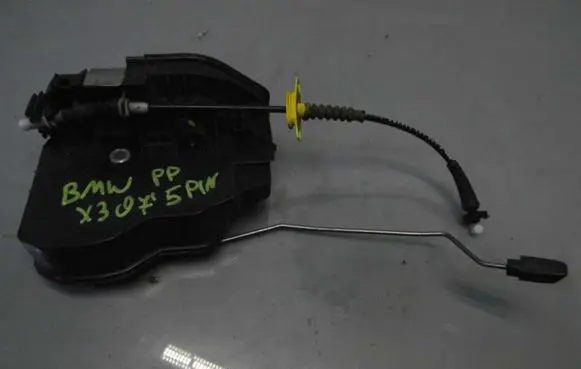 BMW X3 E83 Front door lock