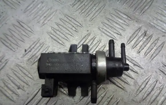Audi A4 S4 B6 8E 8H Vacuum valve 1H0906627