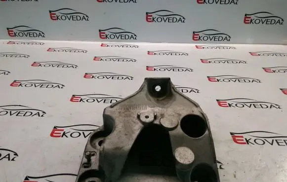 BMW M4 F82 F83 Engine mounting bracket 6789093