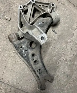 Volkswagen Polo IV 9N3 Front lower control arm/wishbone 6Q0199293D 6Q0199293