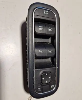 Mercedes-Benz CLA C118 X118 Electric window control switch A1679059603 00000201 221630016