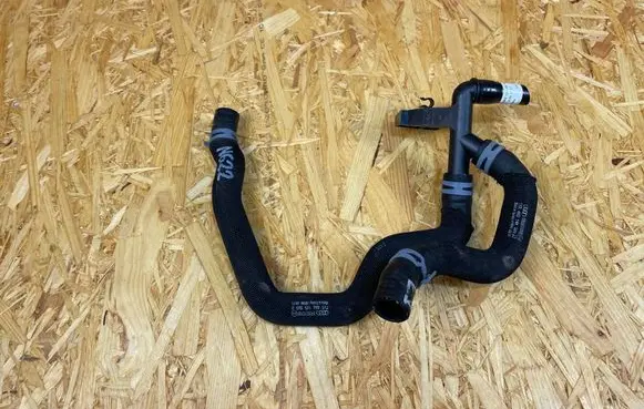 Audi e-tron Engine coolant pipe/hose 4KE145569AT 4KE145925D