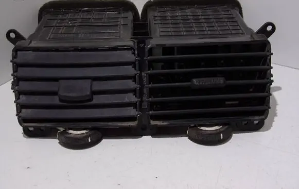 KIA Sportage Dash center air vent grill 80335148