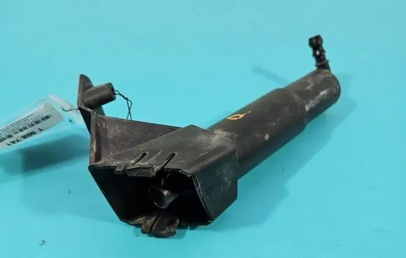 Toyota Avensis T270 Headlight washer spray nozzle 85207-05030 IMPRK1503741