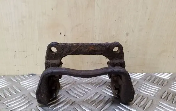 Land Rover Freelander 2 - LR2 Brake caliper pad carrier rear 