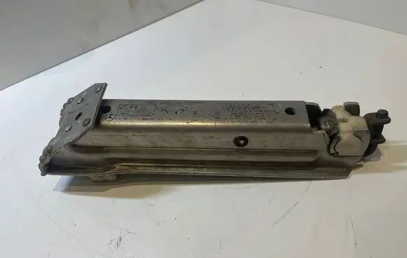 Mercedes-Benz E W211 Lift Jack A2115830115