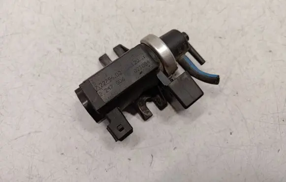 BMW 5 E39 Valve vacuum 2247906 11742247906 11747796634