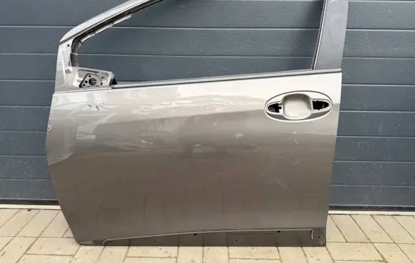 Toyota Yaris Front door CZESCICARSPL002
