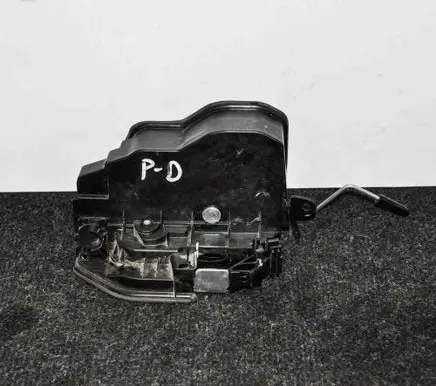 BMW X4 F26 Front door lock 7318416