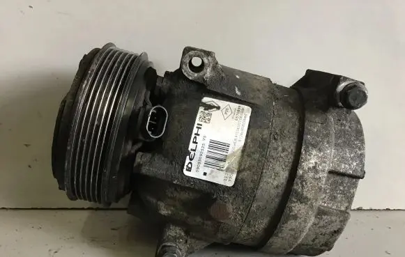 Renault Laguna II Air conditioning (A/C) compressor (pump) 6570899