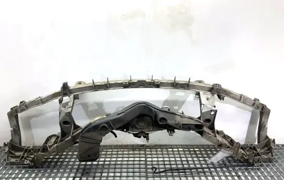 Ford Focus Front bodywork piece 8M518B041AB