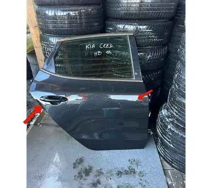KIA Ceed Front door