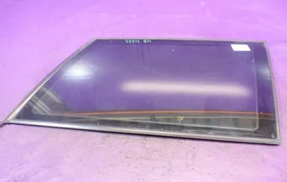 Volkswagen Golf IV Rear side window