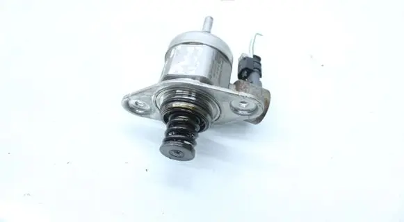 BMW 3 F30 F35 F31 Fuel injection high pressure pump 7607159