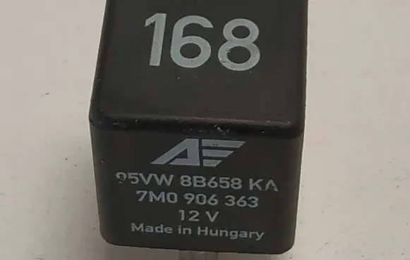 Seat Alhambra (Mk1) Other relay 95VW8B658KA