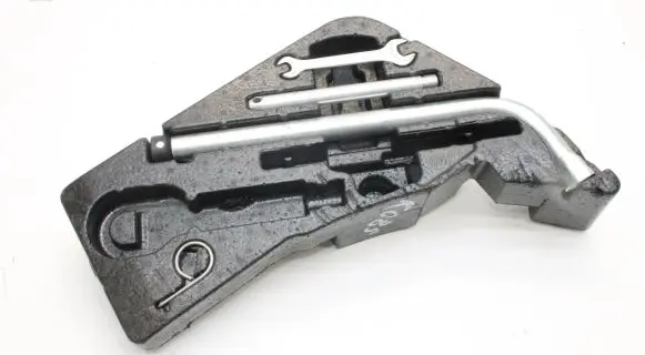 Audi Q7 4L Tool set 4L0012113C