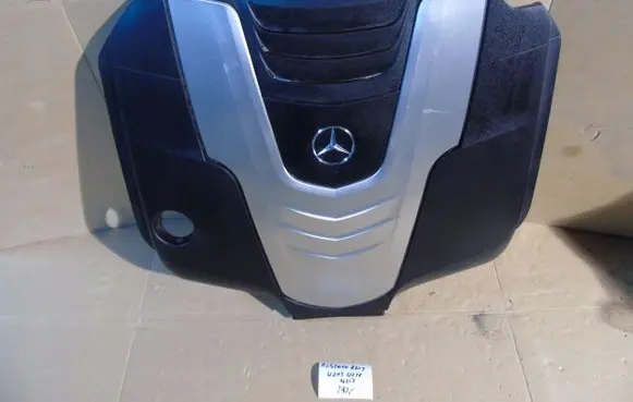 Mercedes-Benz E W213 Engine cover (trim) A6420108309