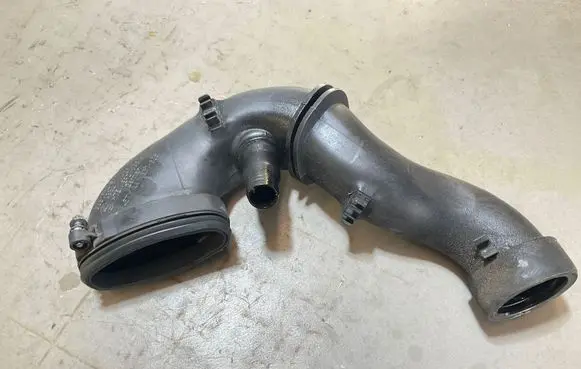 BMW 7 E65 E66 Turbo air intake inlet pipe/hose 7794102 19300015