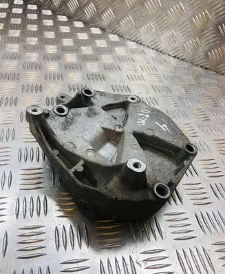 Opel Vectra C Engine mounting bracket 55210123