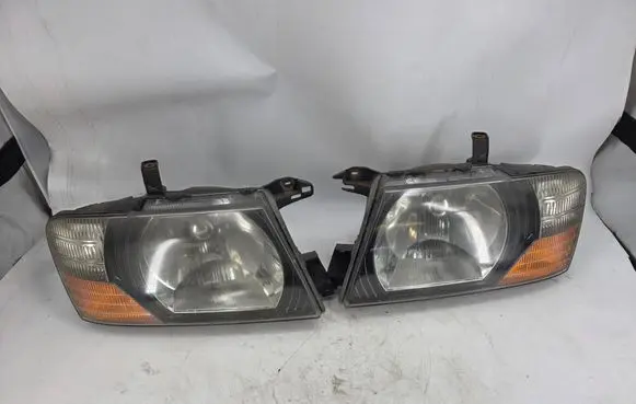 Mitsubishi Pajero Headlights/headlamps set