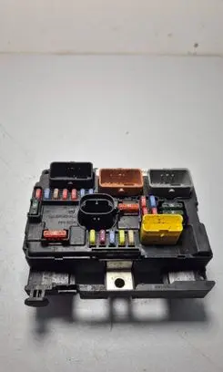 Citroen C5 Fuse module 9667199680