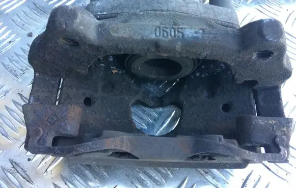 Opel Signum Front brake caliper FNG5725 GM6002