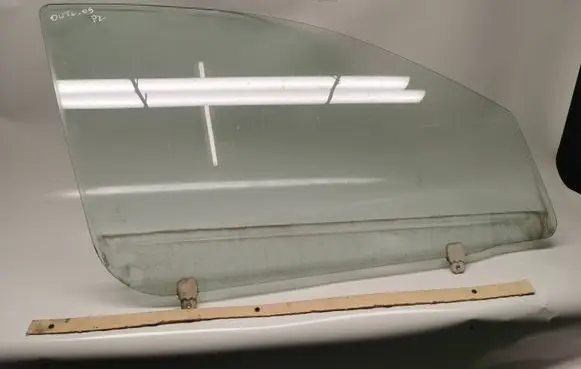 Mitsubishi Outlander Front door window glass four-door 43R00033 A001594