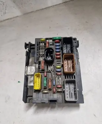 Citroen C4 I Picasso BSM Control unit 9675877980