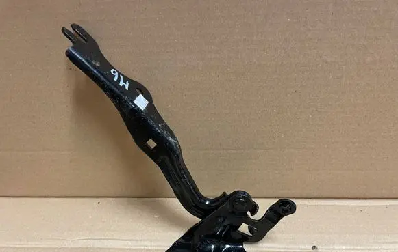Mazda 6 Engine bonnet/hood hinges GJ6A52420A