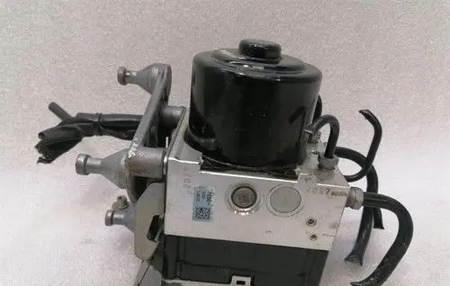Mercedes-Benz C W204 ABS Pump A1724315312