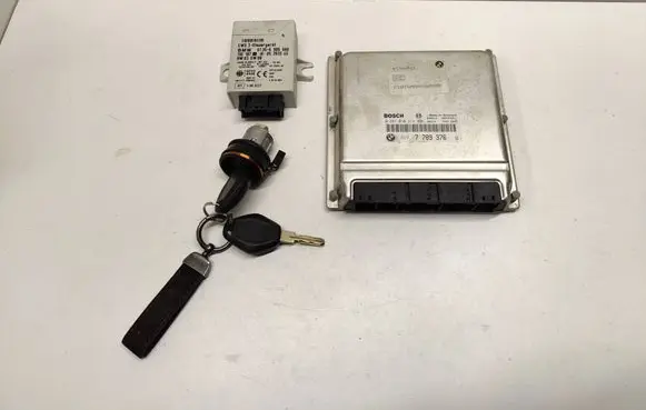 BMW 5 E39 Engine ECU kit and lock set 7789376 61356905666 0281010314