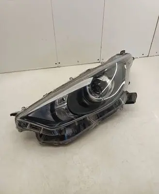 Toyota Yaris XP210 Headlight/headlamp EM306